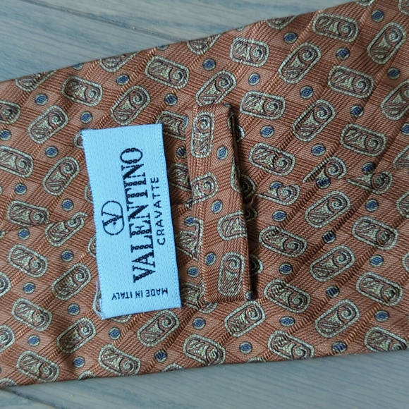Vintage Valentino silk tie - Picture 4 of 7